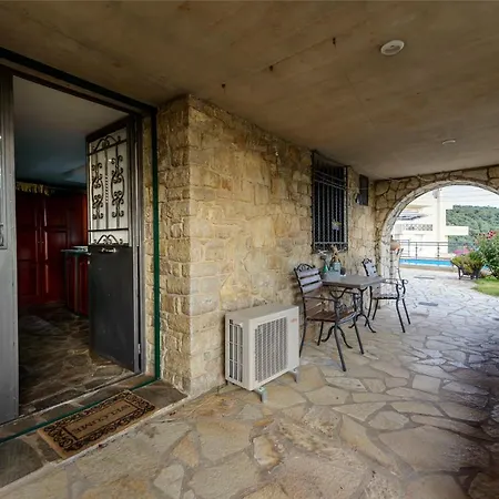 Garden Stone Studio - Secluded Holiday Escape * كالاماتا