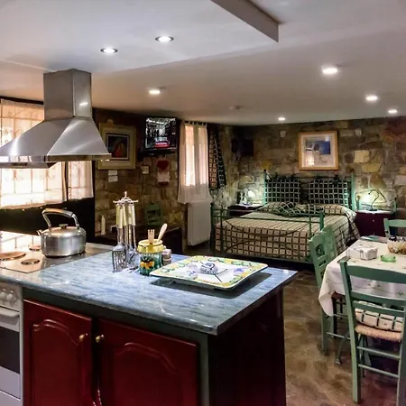 Garden Stone Studio - Secluded Holiday Escape شقة *